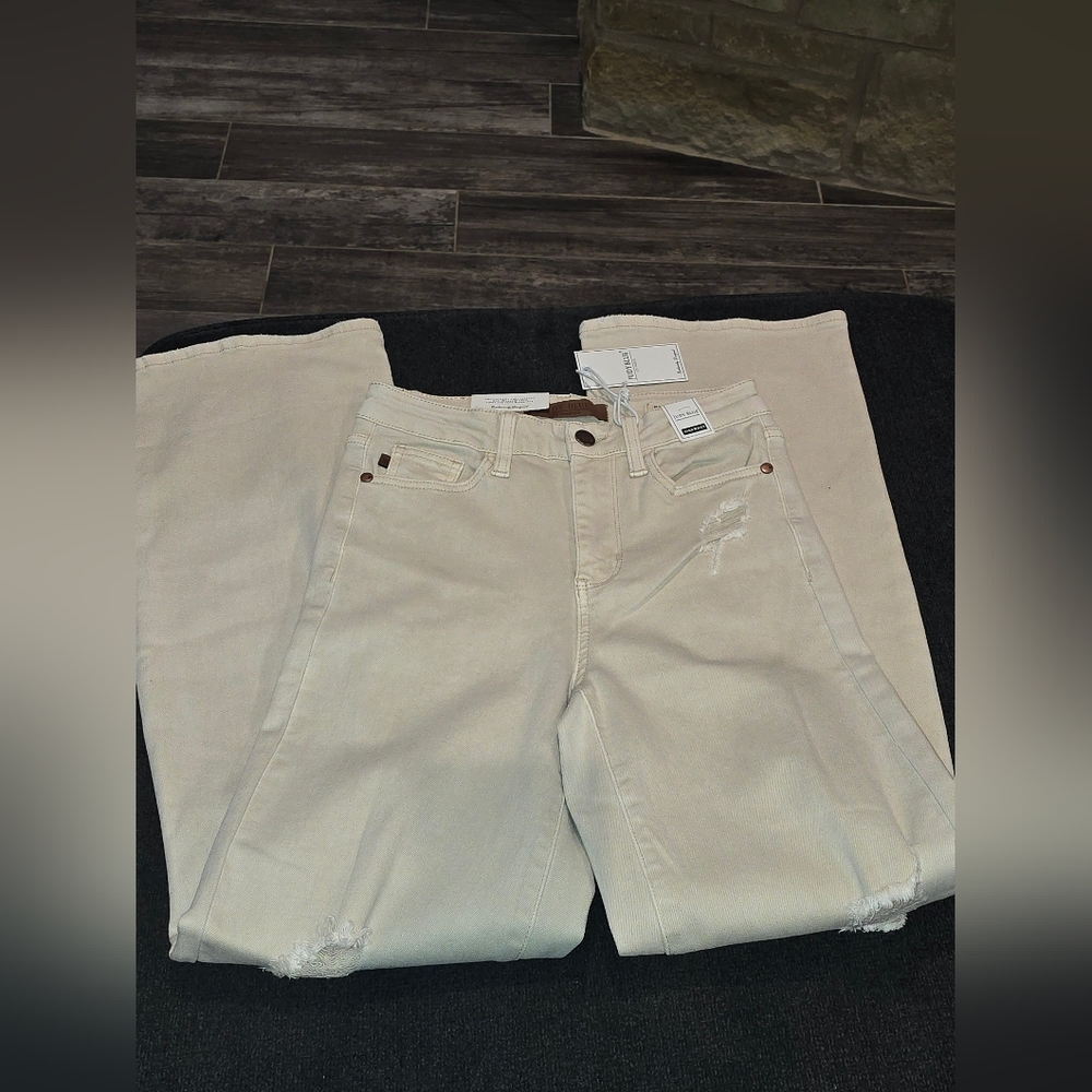 Judy Blue Women's Cream Straight Leg Jeans